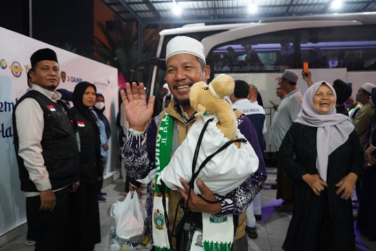 Sambut Kloter Terakhir, Ketua PPIH Debarkasi Medan Mohon Maaf dan Doakan Kemabruran Haji