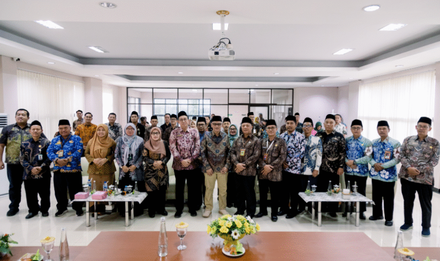 Menhaj Gus Irfan Sosialisasi Kelembagaan dan Persiapan Haji 2026 di Madiun