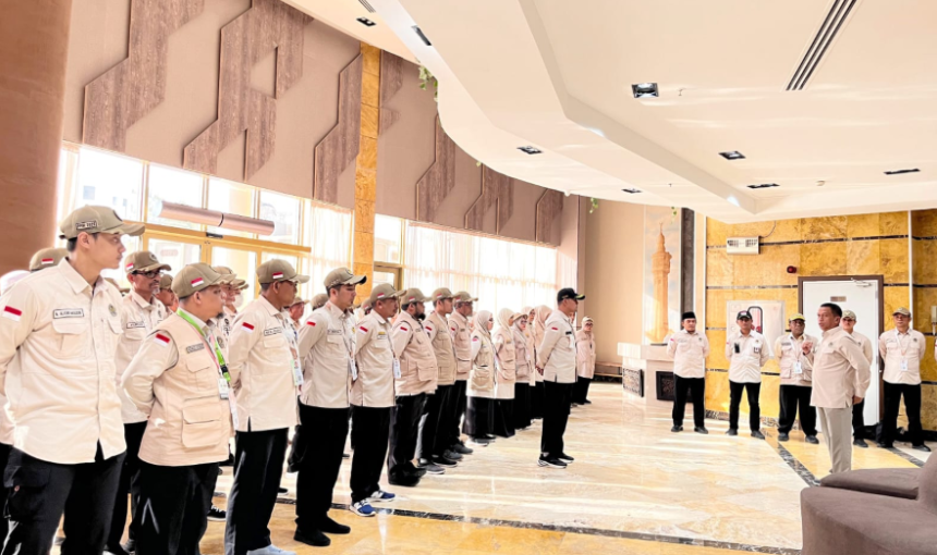 Pastikan Layanan Maksimal, Irjen Kemenhaj Pimpin Apel Siaga Petugas di Makkah